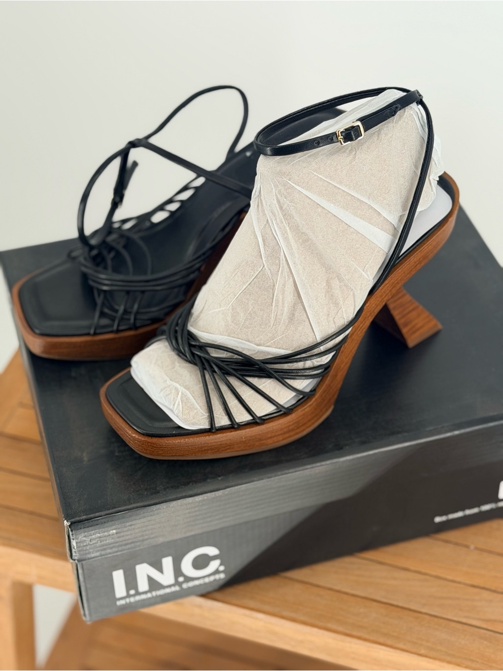 New RASHELP INC International Concepts Black Strappy Heel Sandals SIZE 9.5M